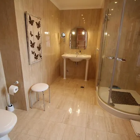 Alvura Stunning Air-con Pool Villa *