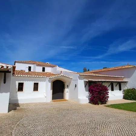 Villa Alvura Stunning Air-con Pool Mexilhoeira Grande